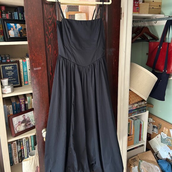 Abercrombie & Fitch Black Bubble Hem Midi Dress - Picture 2 of 6
